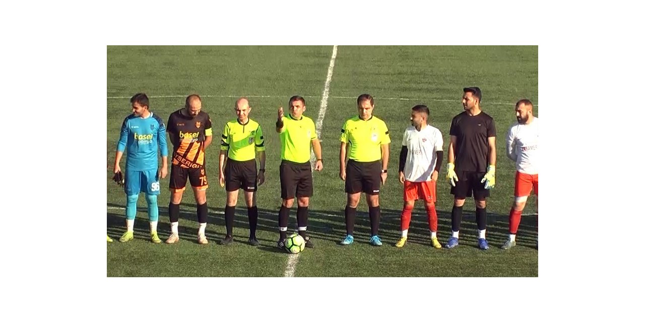 Aynı takım oyuncuları tartışınca maç yarıda kaldı