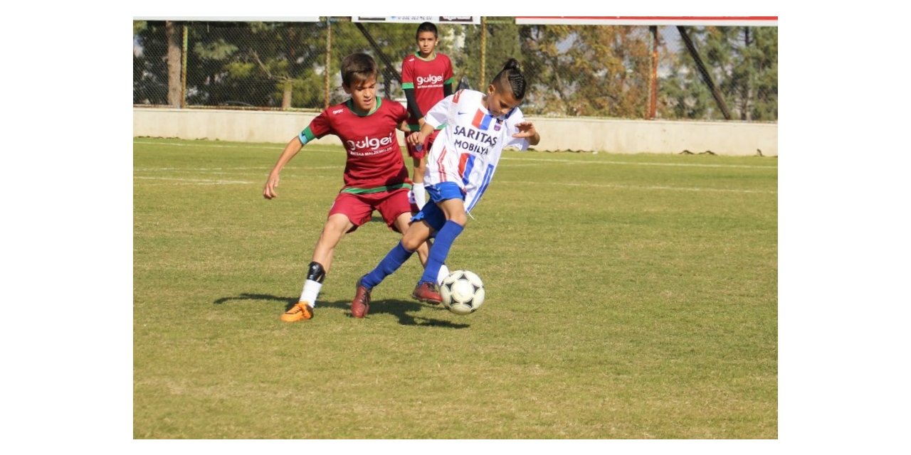 Denizlili sporcular bu turnuvada boy gösteriyor