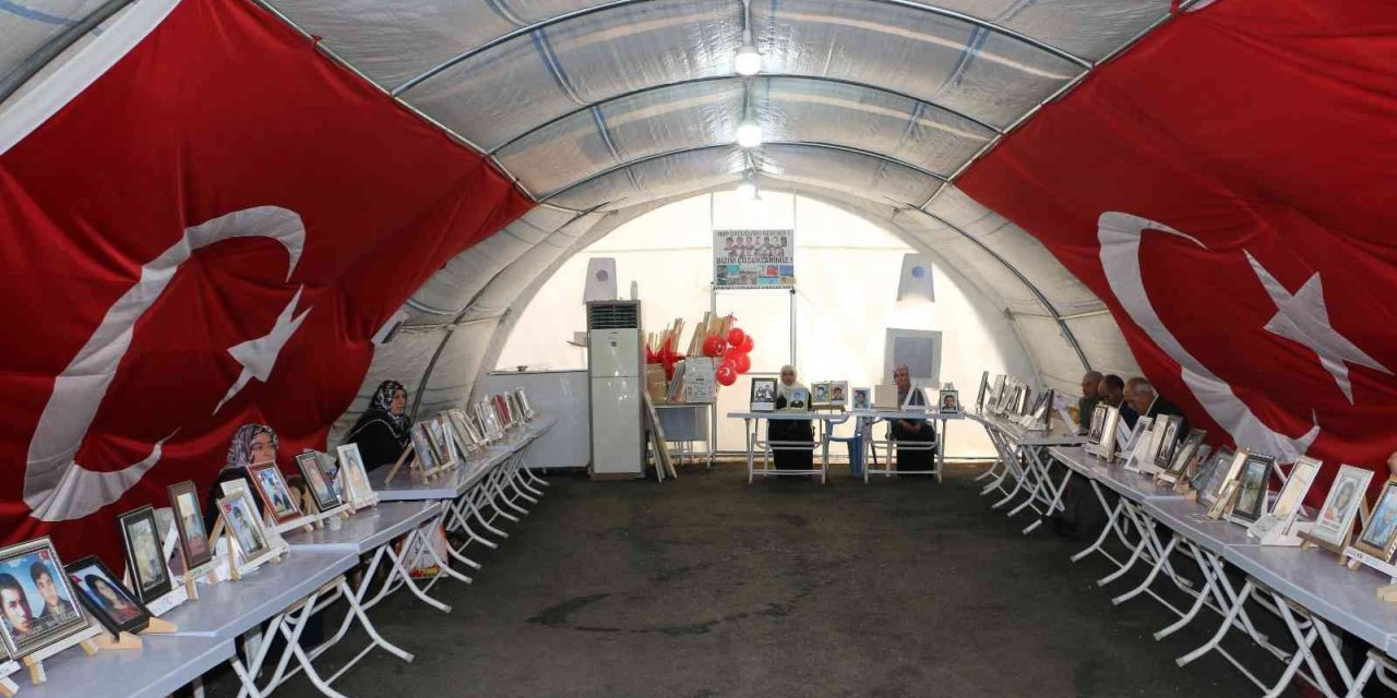 Diyarbakır’da ailelerin evlat nöbeti bin 170’inci gününde devam ediyor