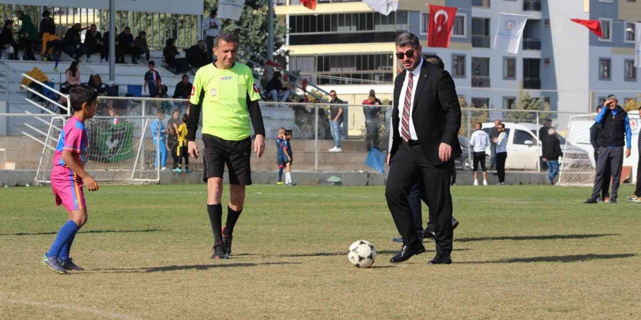 Denizlispor Başkanı Uz çocuk yetenekleri yalnız bırakmadı