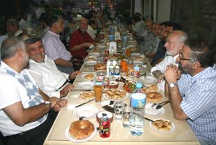AK Parti'den STK'lara iftar yemeği