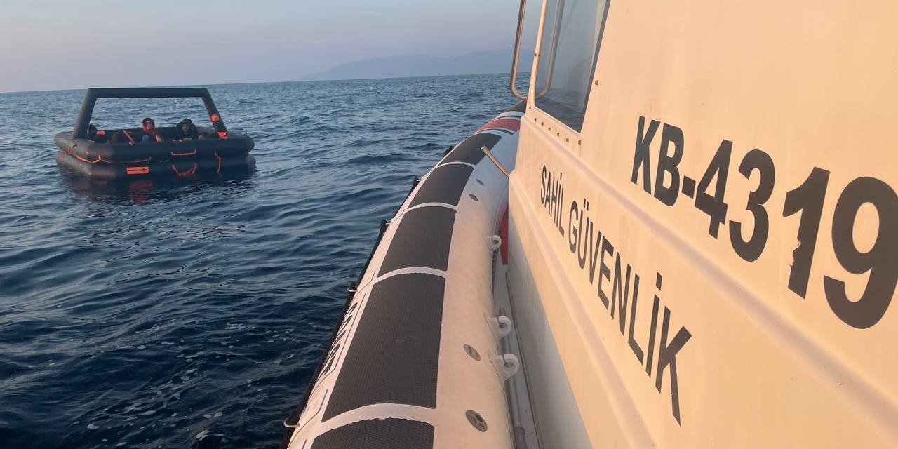 İzmir’de 18 göçmen kurtarıldı