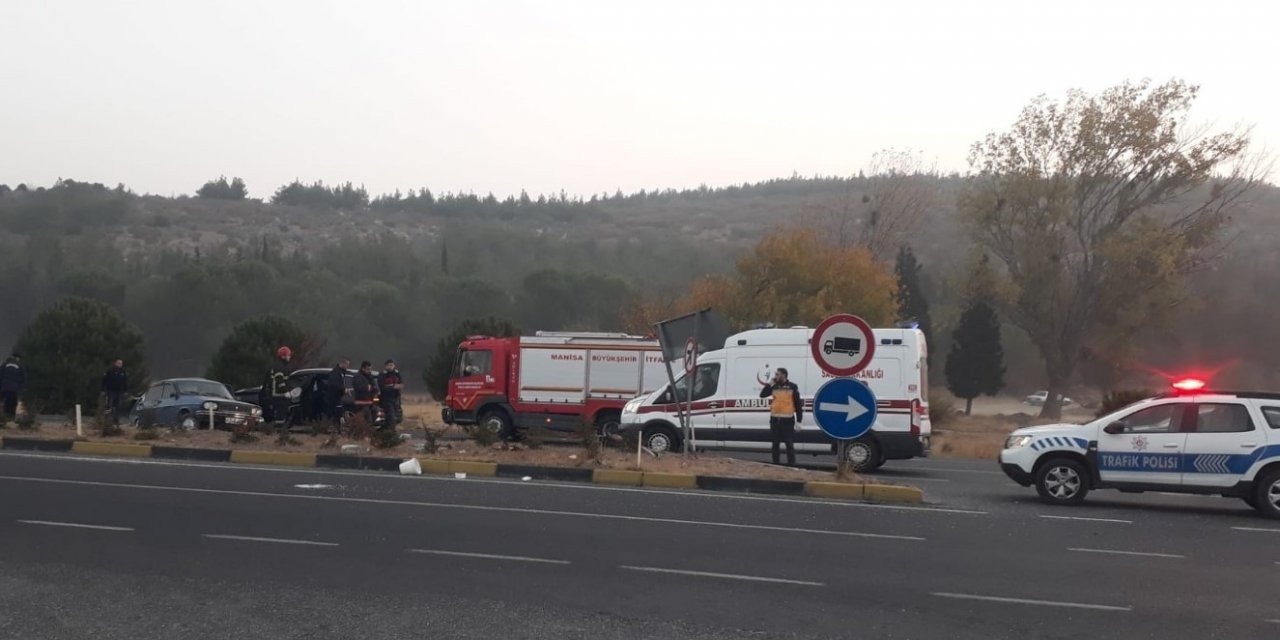Manisa’da trafik kazası: 2 ölü 5 yaralı
