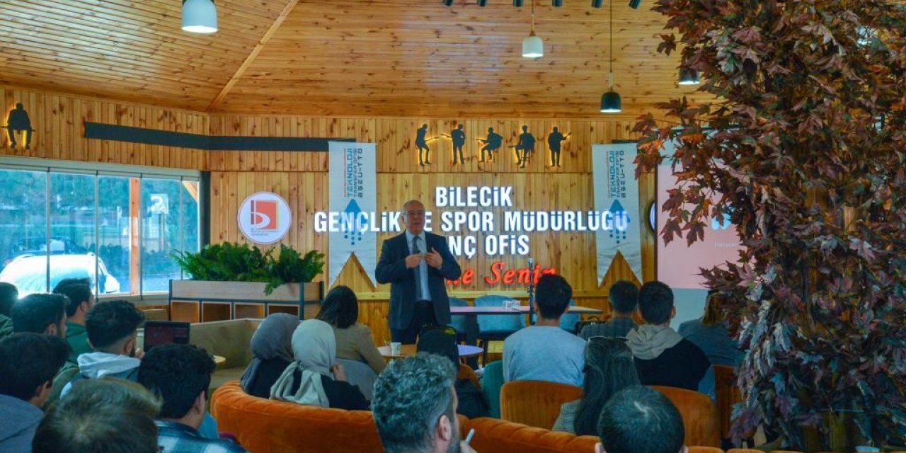 Üniversite’de Teknofest söyleşisi düzenlendi