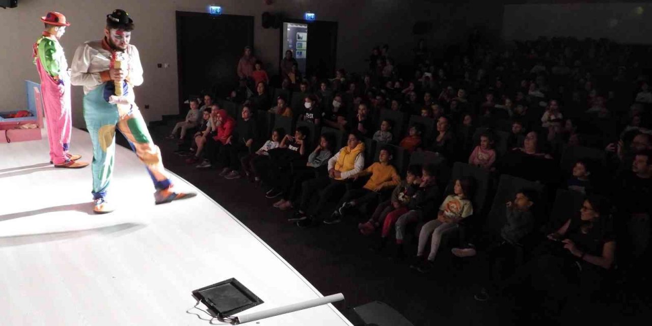 KBT’den çocuklara oyun hediyesi