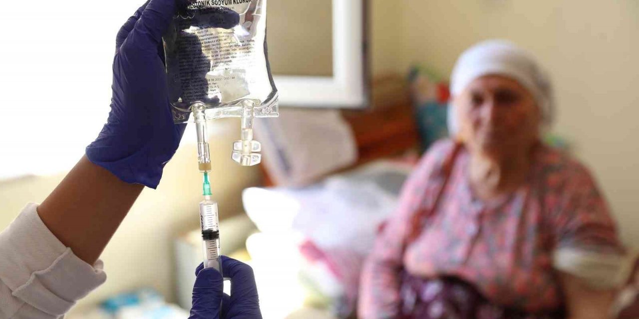 Denizli’de iyilik melekleri 5 yıldır dertlere derman oluyor