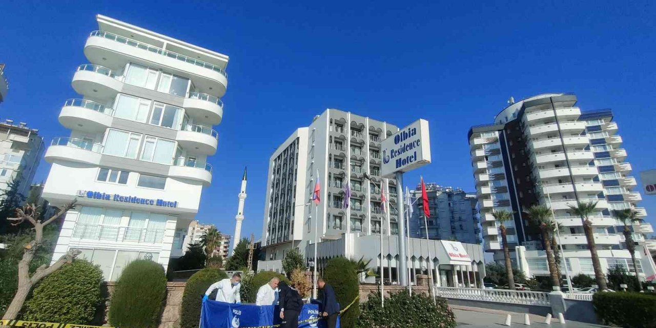 Oteller bölgesinde yaşadığı bankta ölü bulundu