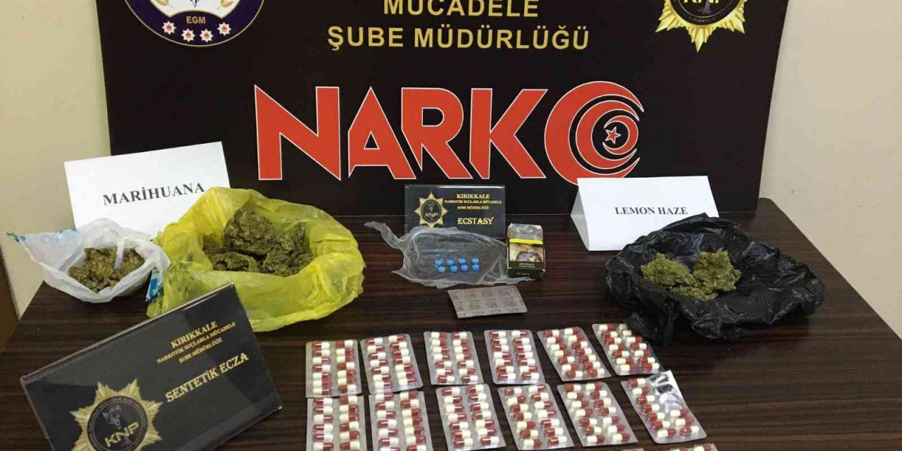 Otobüste yolculuk eden şahsın üzerinde uyuşturucu çıktı