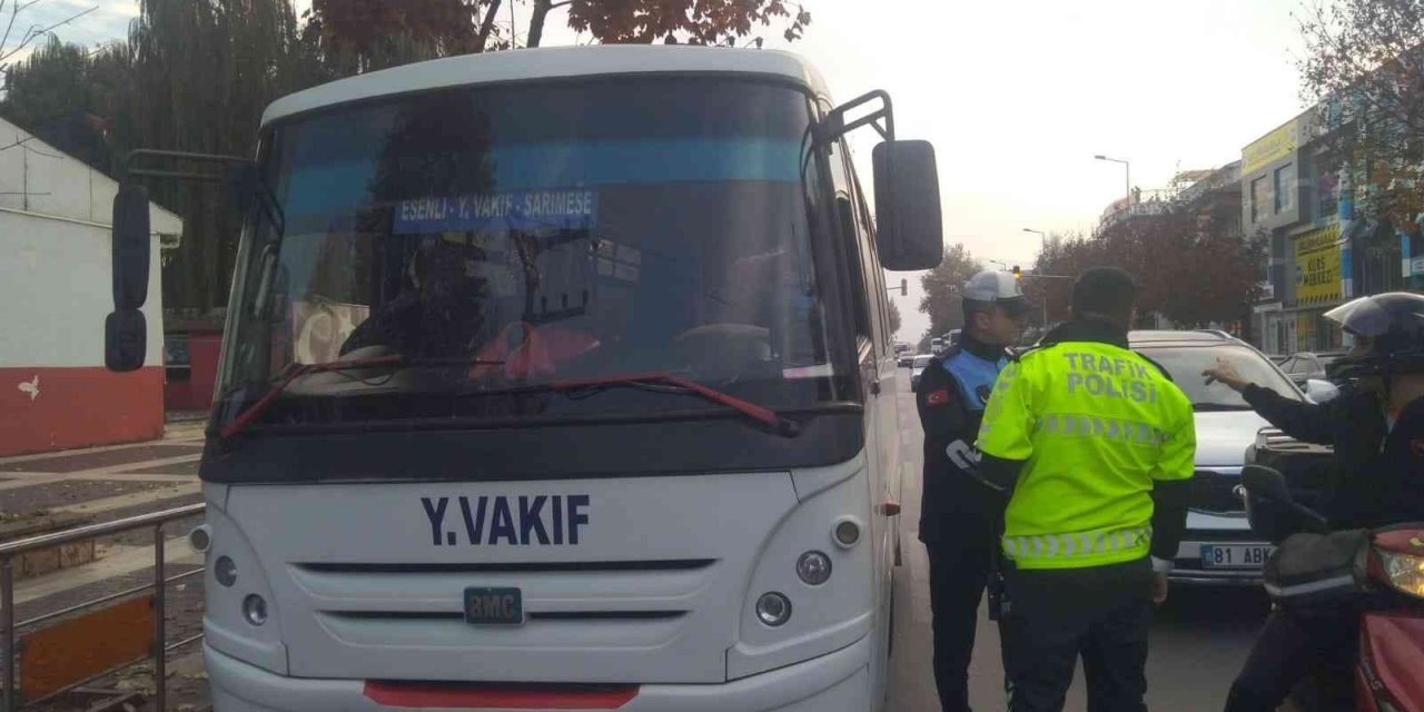 Yolcu taşıyan minibüsler denetlendi