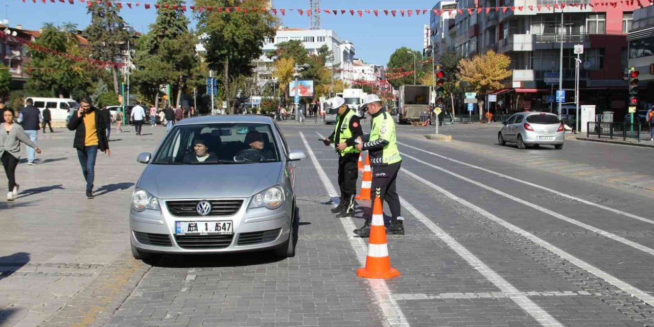 Uşak’ta bin 240 sürücüye para cezası kesildi