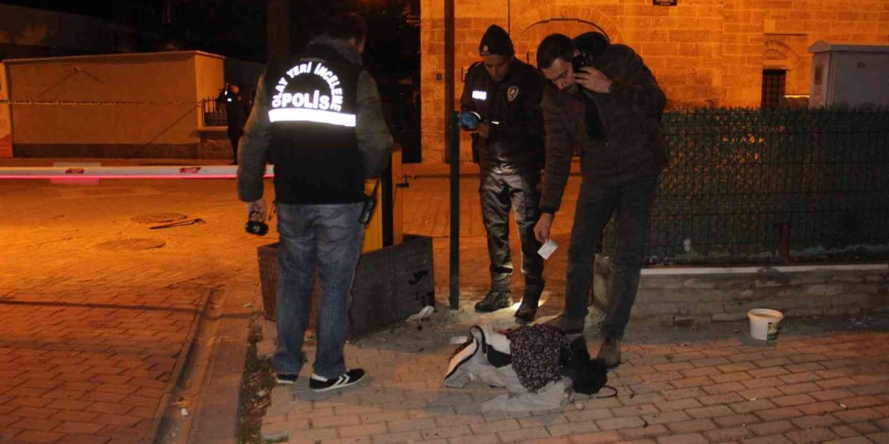 Otopark girişinde şüpheli çanta alarmı