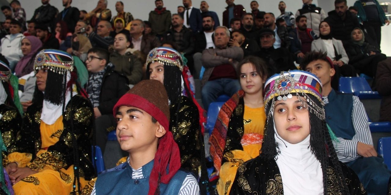 Nefesten Bar’a Binali Selman Türkiye Halk Oyunlarında düzenlemesiz kategoride Erzurum birinci oldu