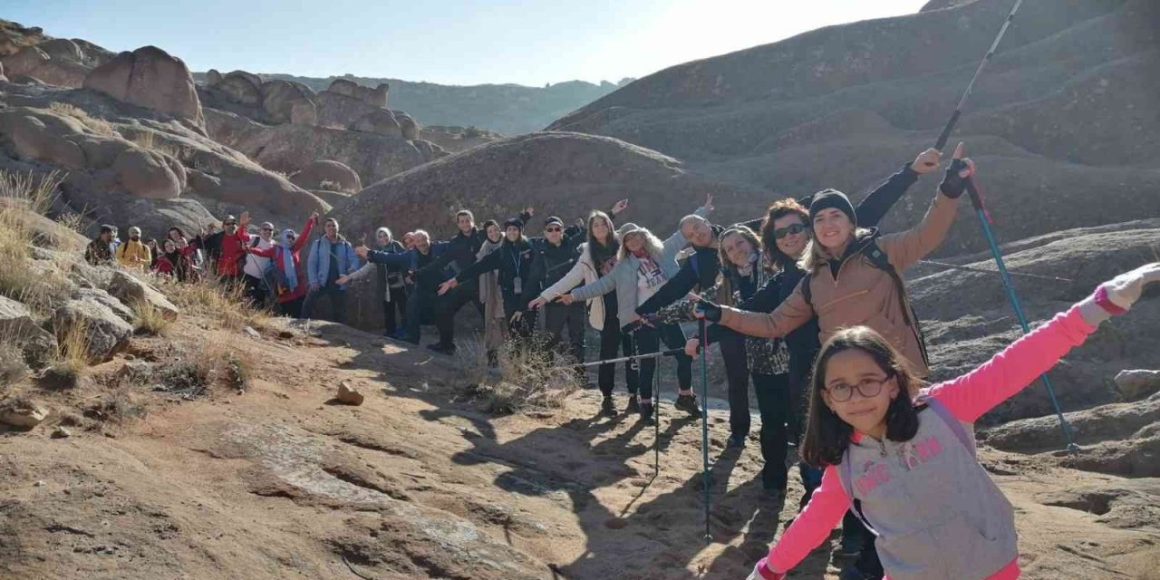 Öğretmenler yürüyerek diyabete dikkat çekti