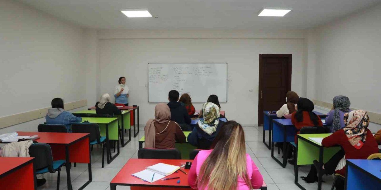 Gençler, KAYMEK’in Hazırlık Kurslarından Memnun