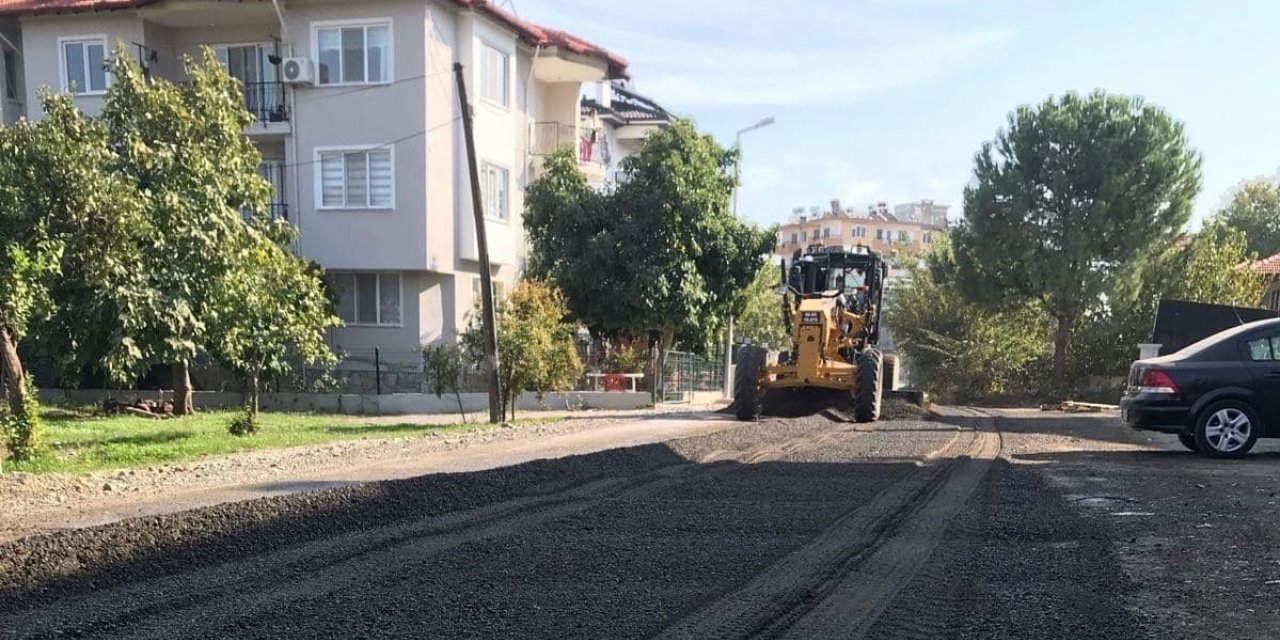 Ortaca Belediyesi yol yenileme çalışmalarını sürdürüyor