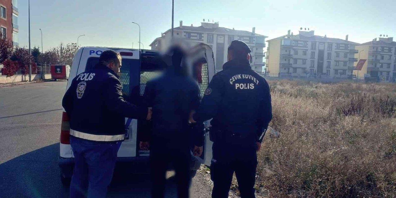 Afyonkarahisar’da ‘Düzensiz Göç ile Mücadele ve Huzur Uygulaması’