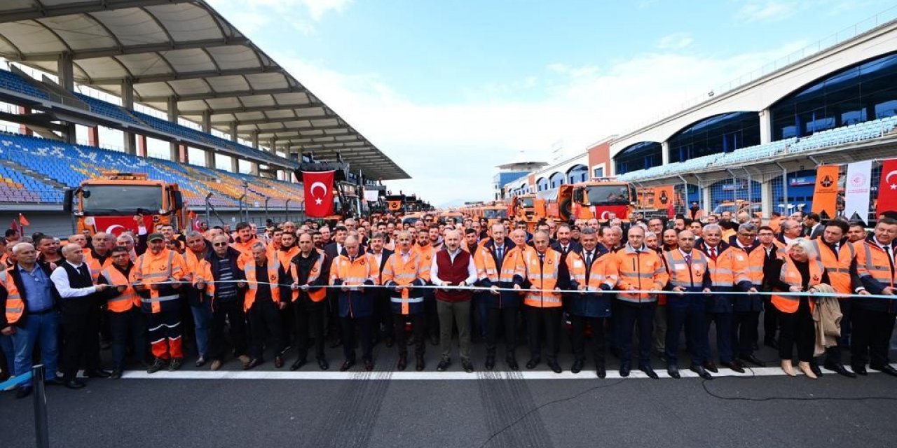 Yurt genelinde karla mücadelede 13 bin 52 personel, 11 bin 490 makine ve ekipman ile hizmet verilecek