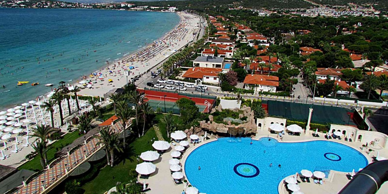 Dünyanın önde gelen turizm fuarında Çeşme tanıtıldı