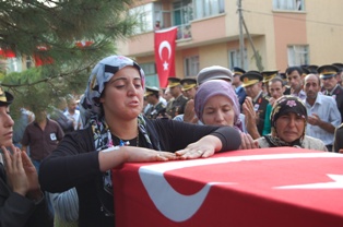 Şehidimiz toprağa verildi