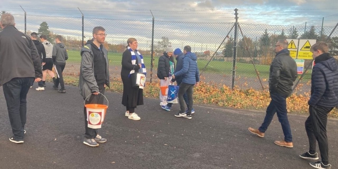 İskoçya’da taraftarlar Eskişehirspor için 45 bin lira topladı