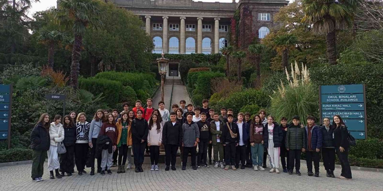 Kolej öğrencileri İstanbul’u gezdi