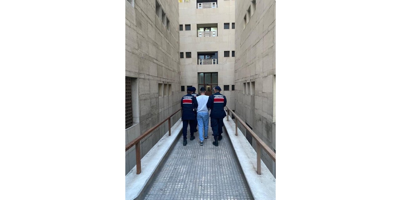 Jandarma 13 yıl kesinleşmiş hapis cezası olan şahsı kıskıvrak yakaladı