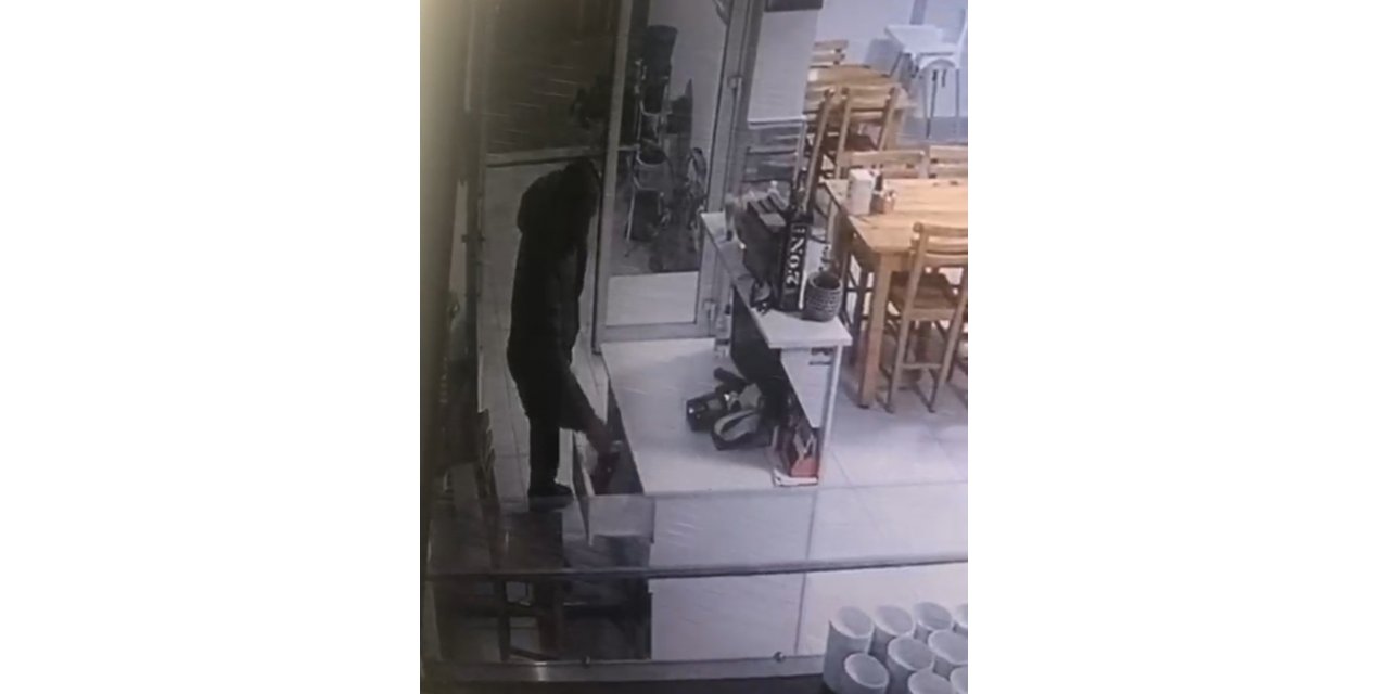 Rahat tavırlarıyla geldi, çekmecedeki paraları alıp gitti
