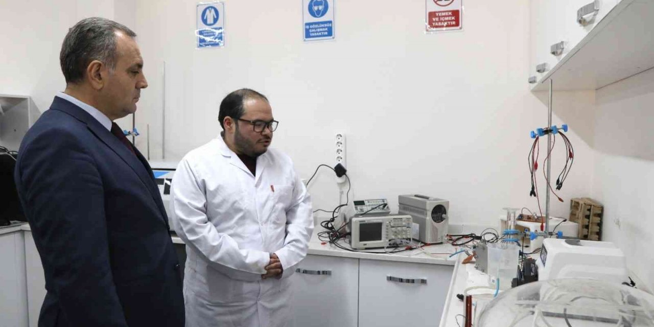 Rektör Altun, Araştırma Merkezleri ve Laboratuvarlarını ziyaret etti