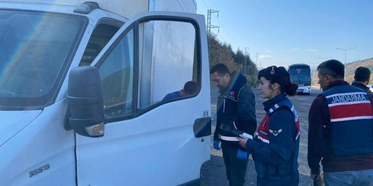 Bilecik’te 221 araçtaki 421 kişi sorgulandı