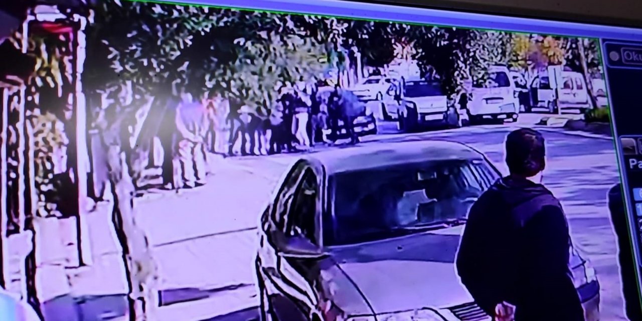 Kaza sonrası caddeyi boks ringine çevirdiler