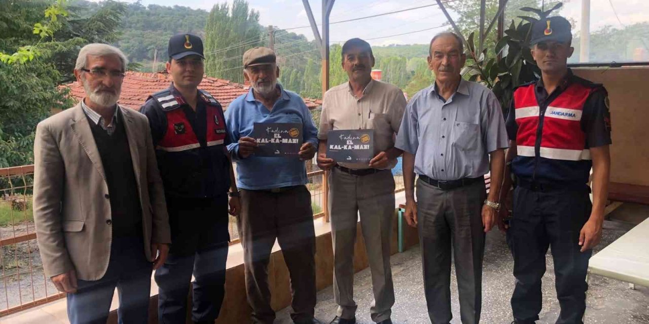 Jandarma ekipleri erkeklere “Kadına El Kal-Ka-Maz” eğitimi verdi