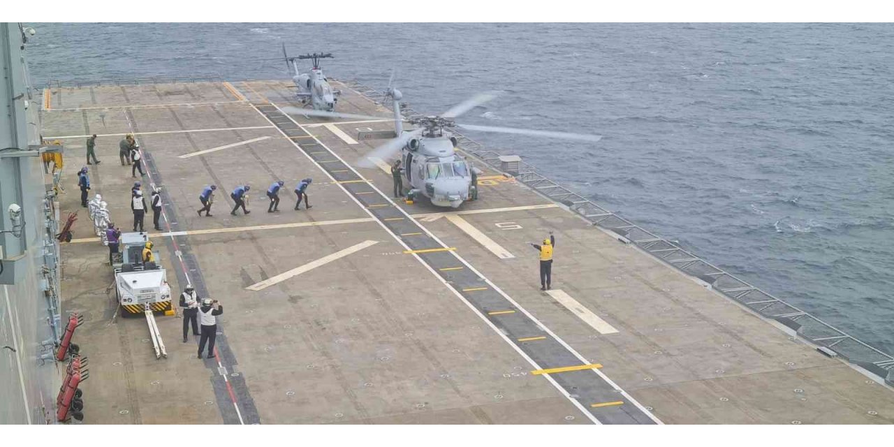 Çok maksatlı amfibi gemisi Lhdanadolu’ya ilk iniş gerçekleştirildi