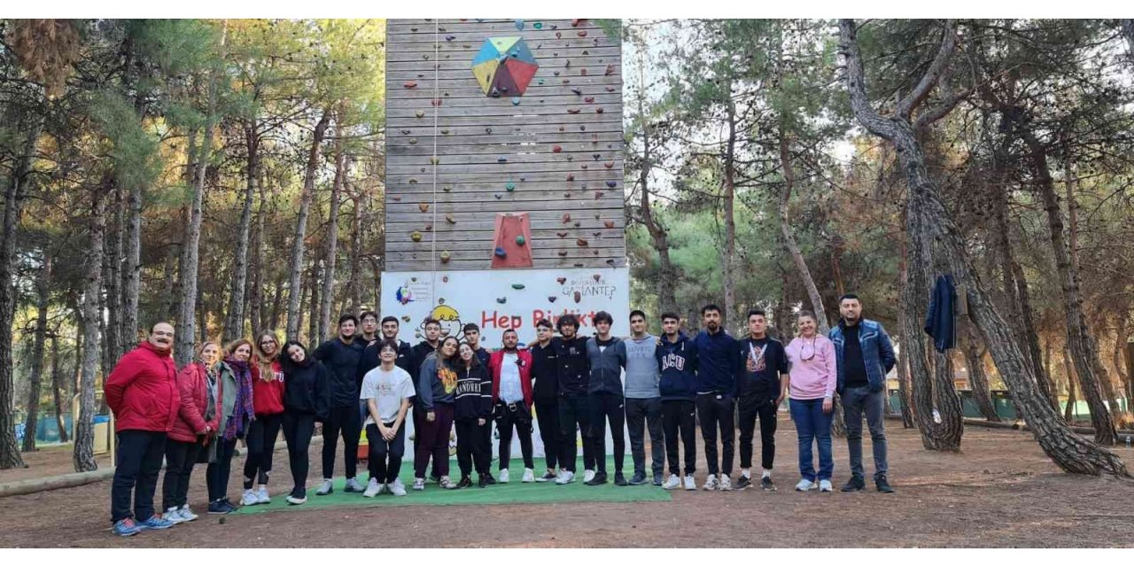 Lise öğrencileri motivasyon kampında