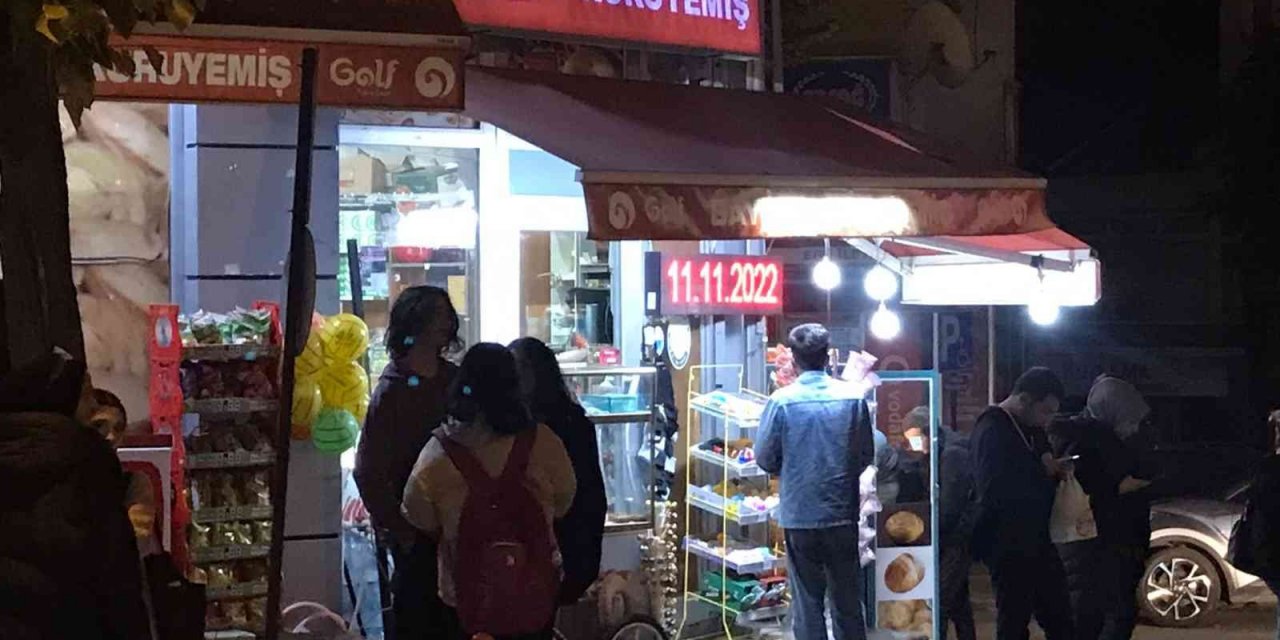 Bilecik’te yayalar kaldırım üstü konulan malzemelerden şikâyetçi