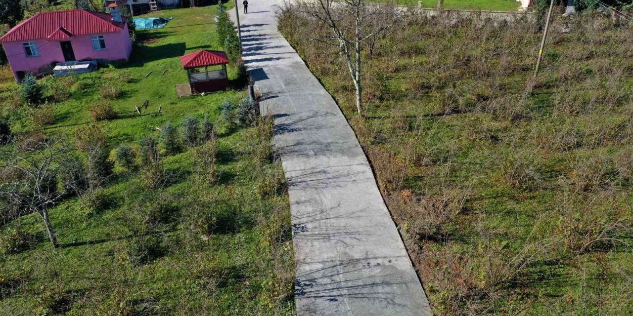 Yeşilköy Mahallesi’nde beton yol çalışması yapıldı