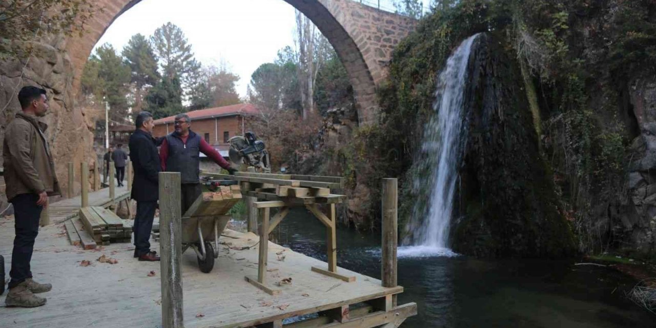 Pepouza ile Clandras Köprüsü arasında 5,5 kilometrelik yürüyüş yolu yapılıyor