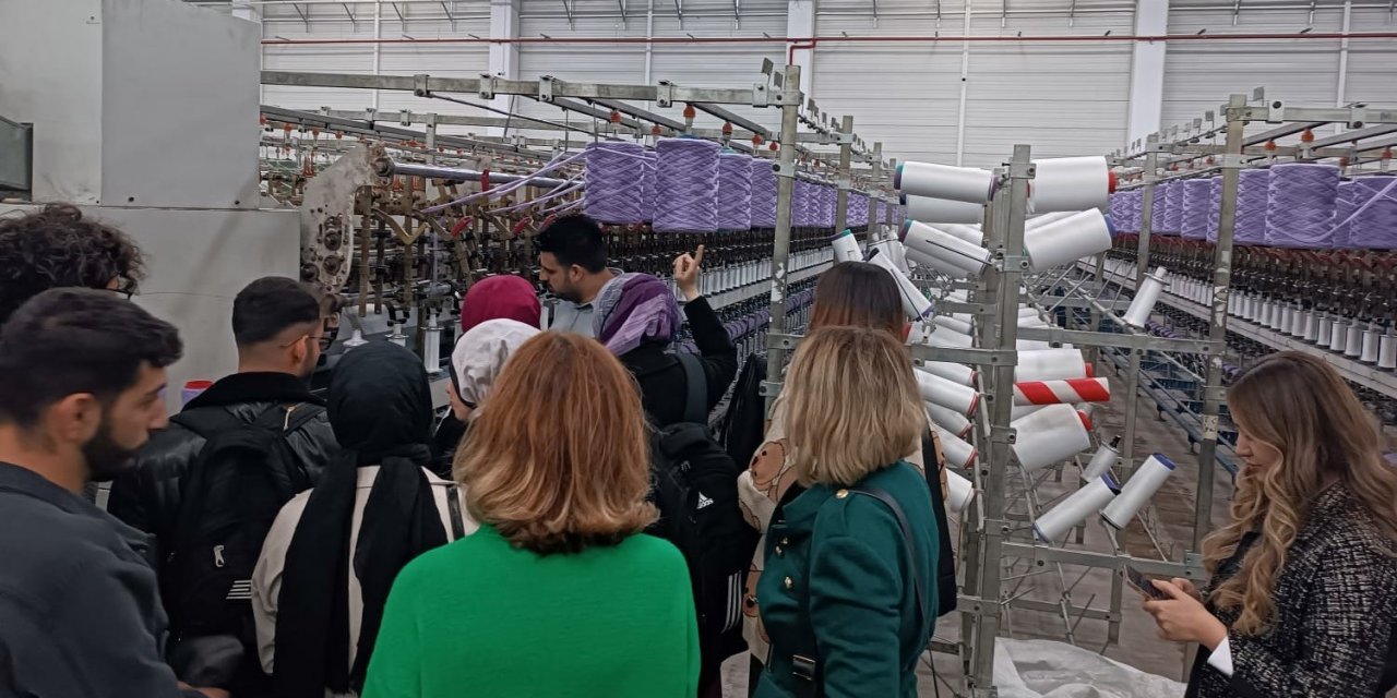 Öğrenciler triko tasarımını yerinde inceledi