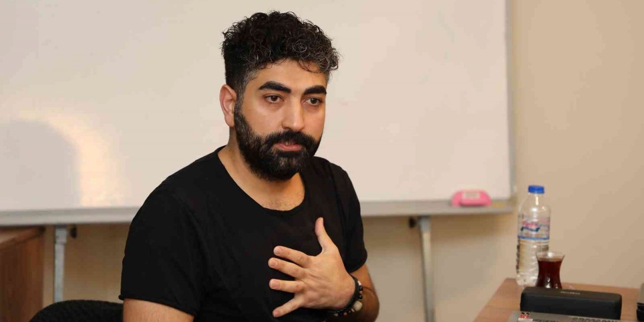 Sesli kütüphane gönüllülerine seslendirme eğitimi başladı