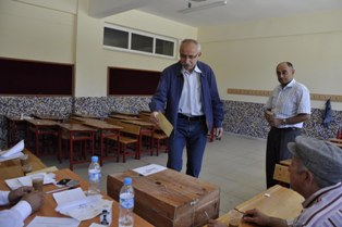 Başkan Çat oyunu kullandı