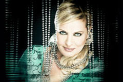 O şarkıyı 7 paşa yazdırdı