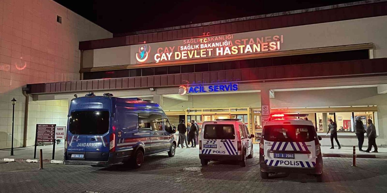 Tırın çadırını katlayan genç kepçenin altında kalarak hayatını kaybetti