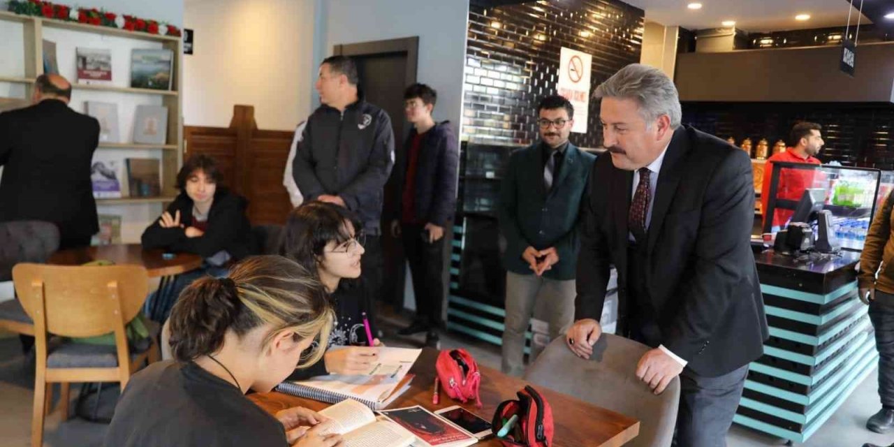 Melikgazi’nin Kütüphanelerine Büyük İlgi