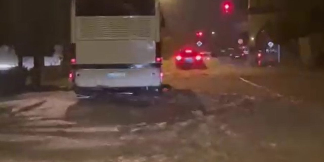 Alanya’da yağmur hayatı olumsuz etkiledi