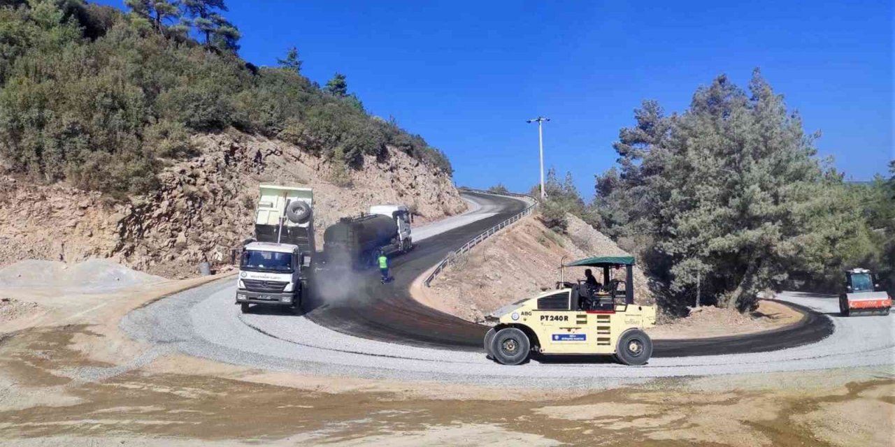 Menteşe’de 466 kilometre asfalt çalışması