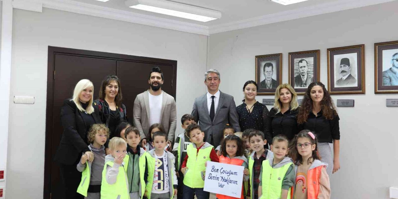 Marmaris Belediye Başkanı Oktay minik öğrencileri ağırladı