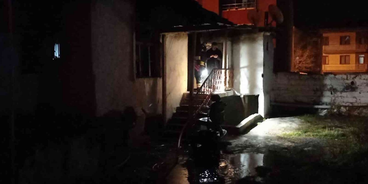 Engelli adam evde çıkan yangında hayatını kaybetti