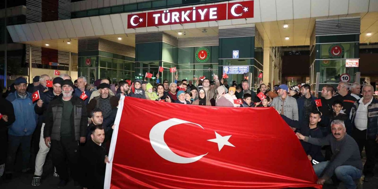 Dışişleri Bakanı Çavuşoğlu: Ukrayna’da mahsur kalan 88 Ahıskalı kardeşimiz; vatanınıza hoş geldiniz