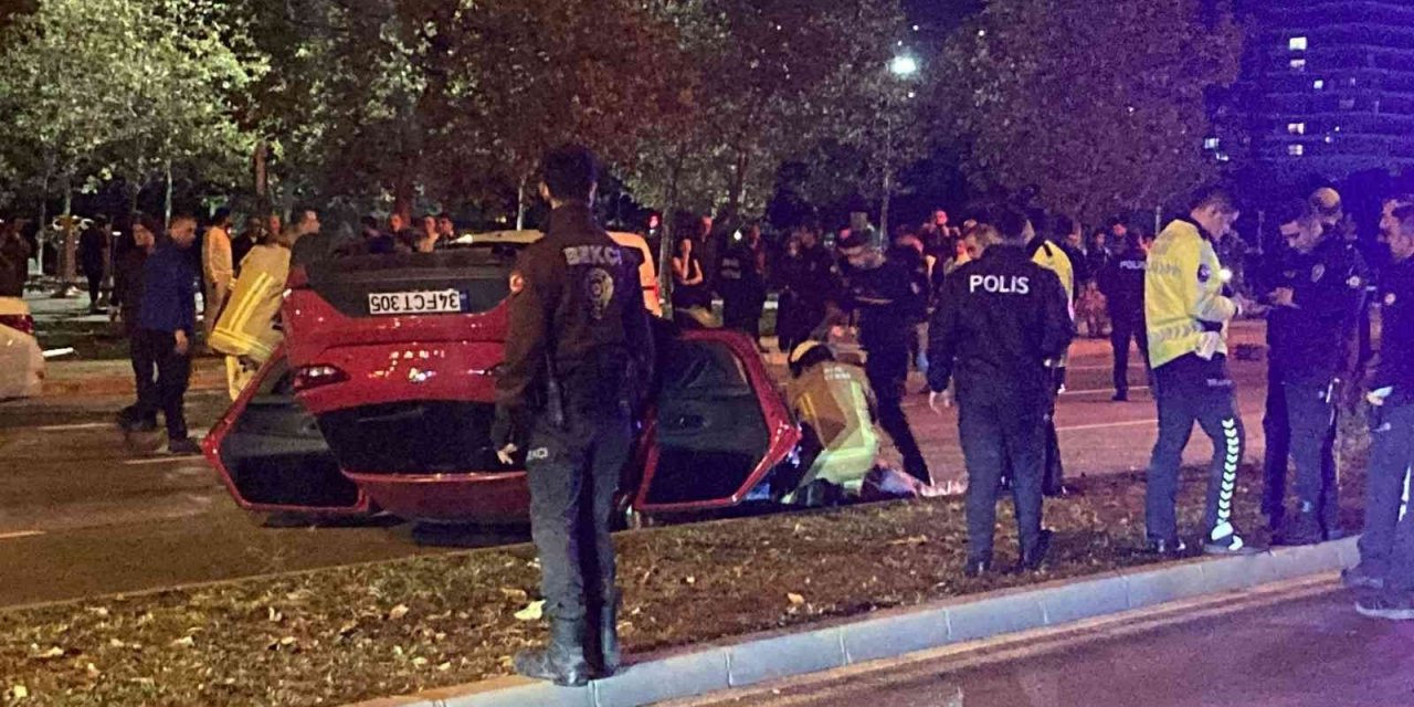 İzmir’de kontrolden çıkan otomobil takla attı: 1 ölü, 1 yaralı