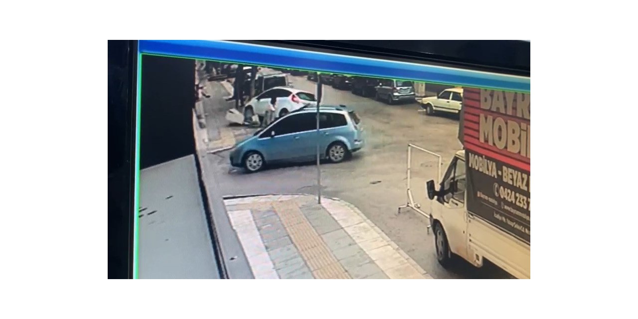 Çarpışan iki aracın arasında kalmaktan son anda böyle kurtuldu