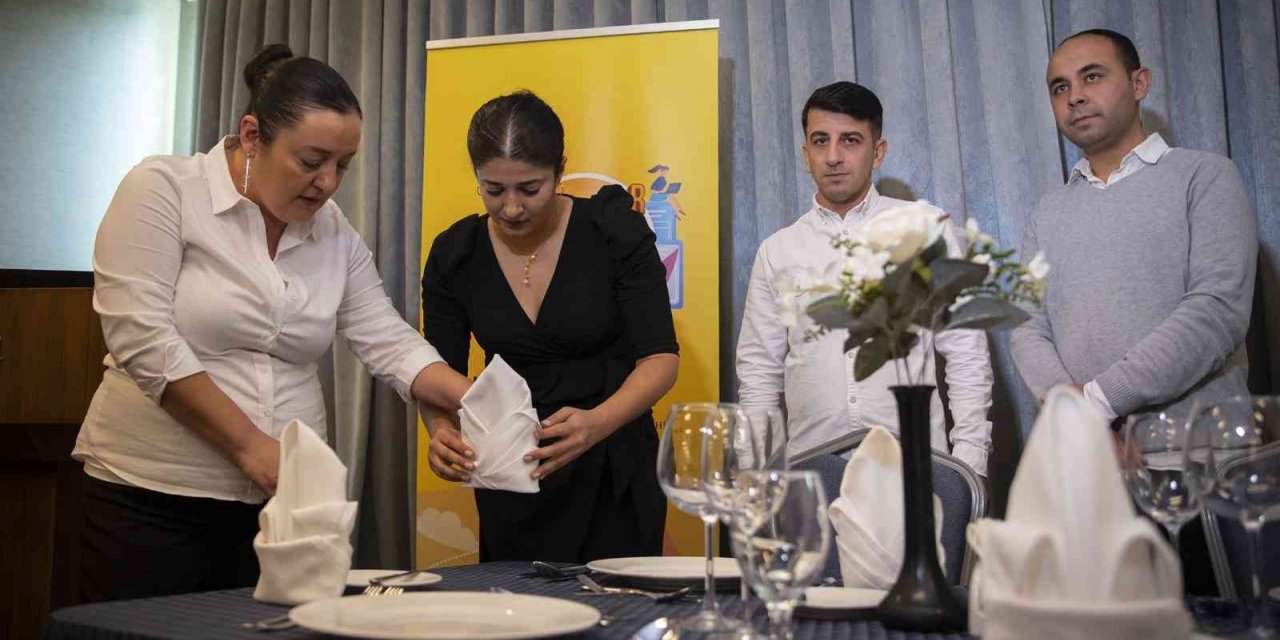 Mersin’de ’servis elemanı kursu’ sona erdi